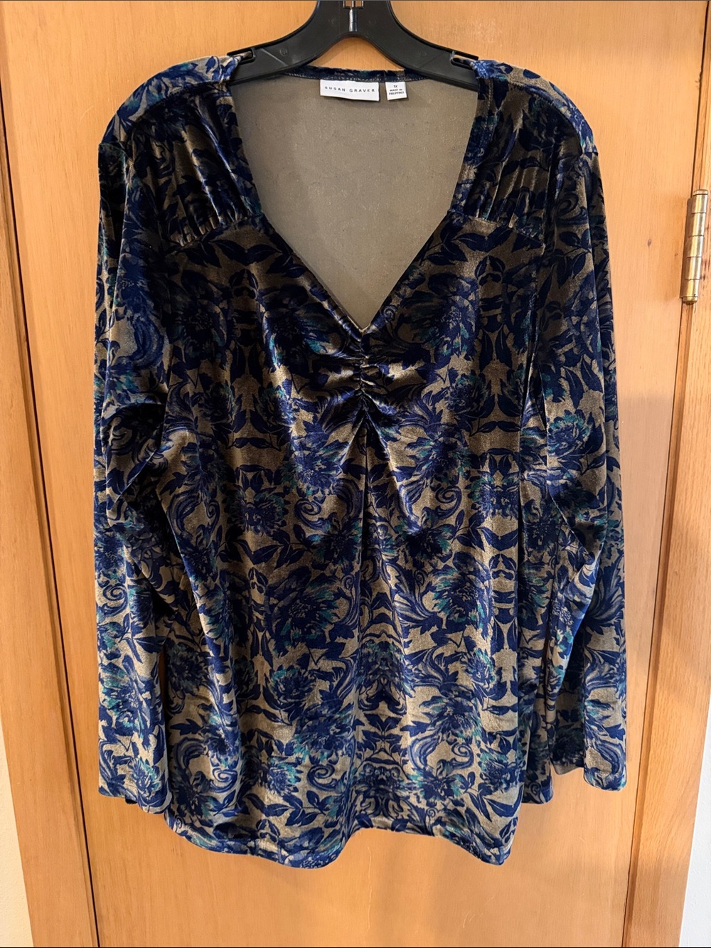 Susan Graver Women’s Floral Velvet Top Blouse Gray Blue Plus Size 1X